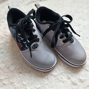 HEELYS Kids Sz 1 Mandalorian Gray/Black Skate Sneakers Star Wars Grogu